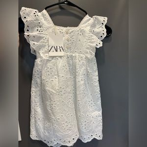 White eyelet Zara toddler Girls dress size 2-3. New with tags.
